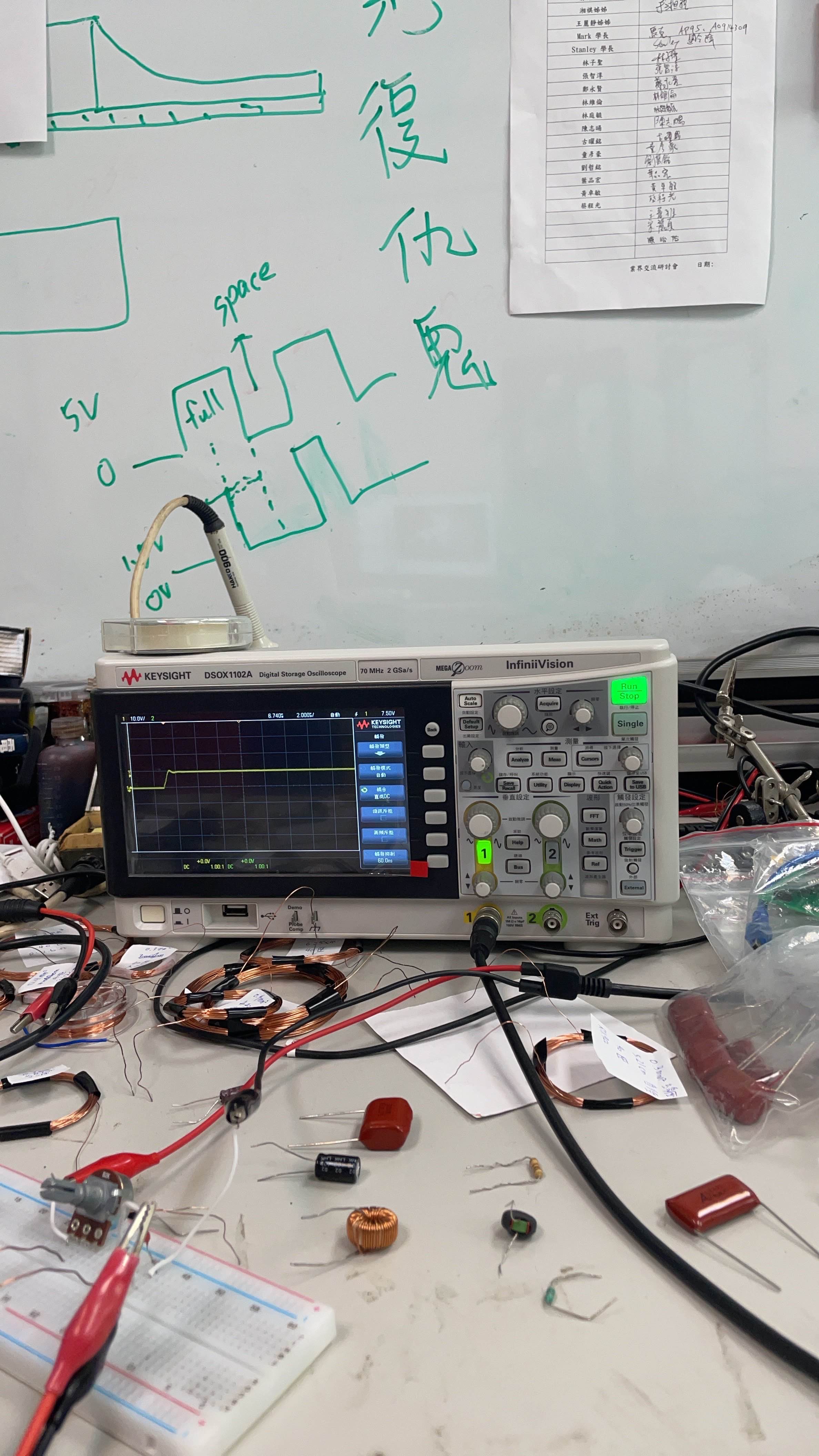 真實實驗室示波器與函數產生器驗證
